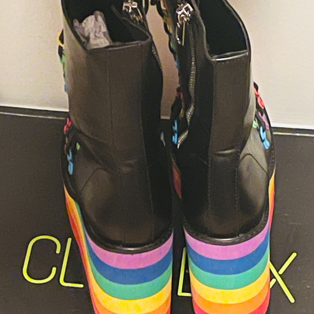 Club Exx Rainbow Traitor Boots - Picture 3 of 6